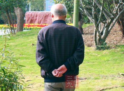 下雪天容易骨折、摔傷，其中，絕大部分為老年人