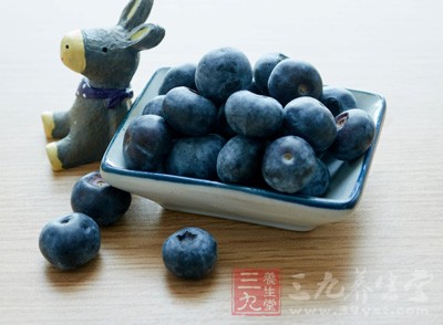 漿果包括草莓、藍莓、黑莓等，都是好吃又健康的