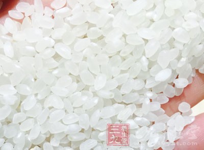 大米忌和蒼耳一起食用，否則會引發心痛造成身體不適